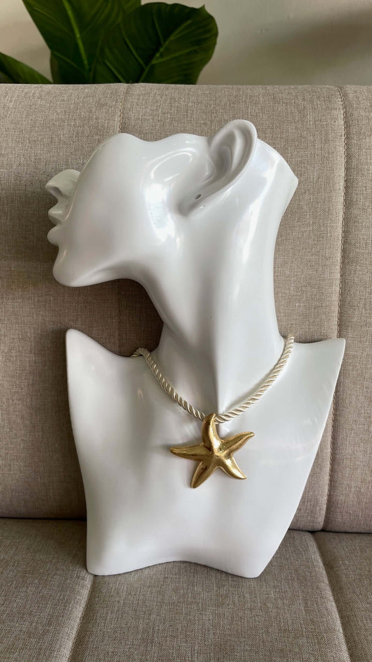 Collar con colgante de estrella de mar dorado, joyas elegantes para evento especial, look completo, envío a todo Chile.