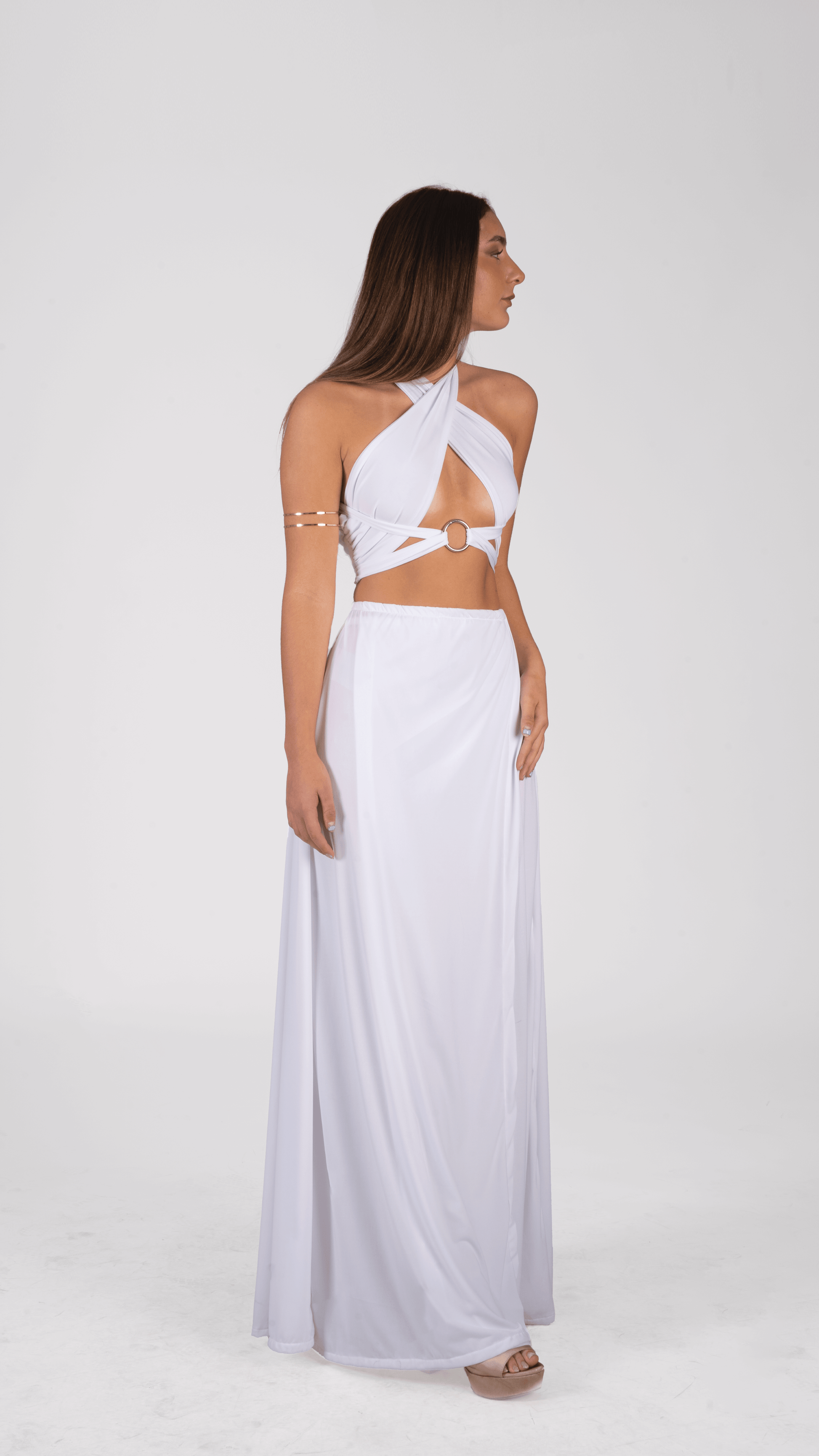 Conjunto Victoria Blanco: vestido blanco elegante ideal para bodas civiles y ceremonias en la playa, disponible en Chile.