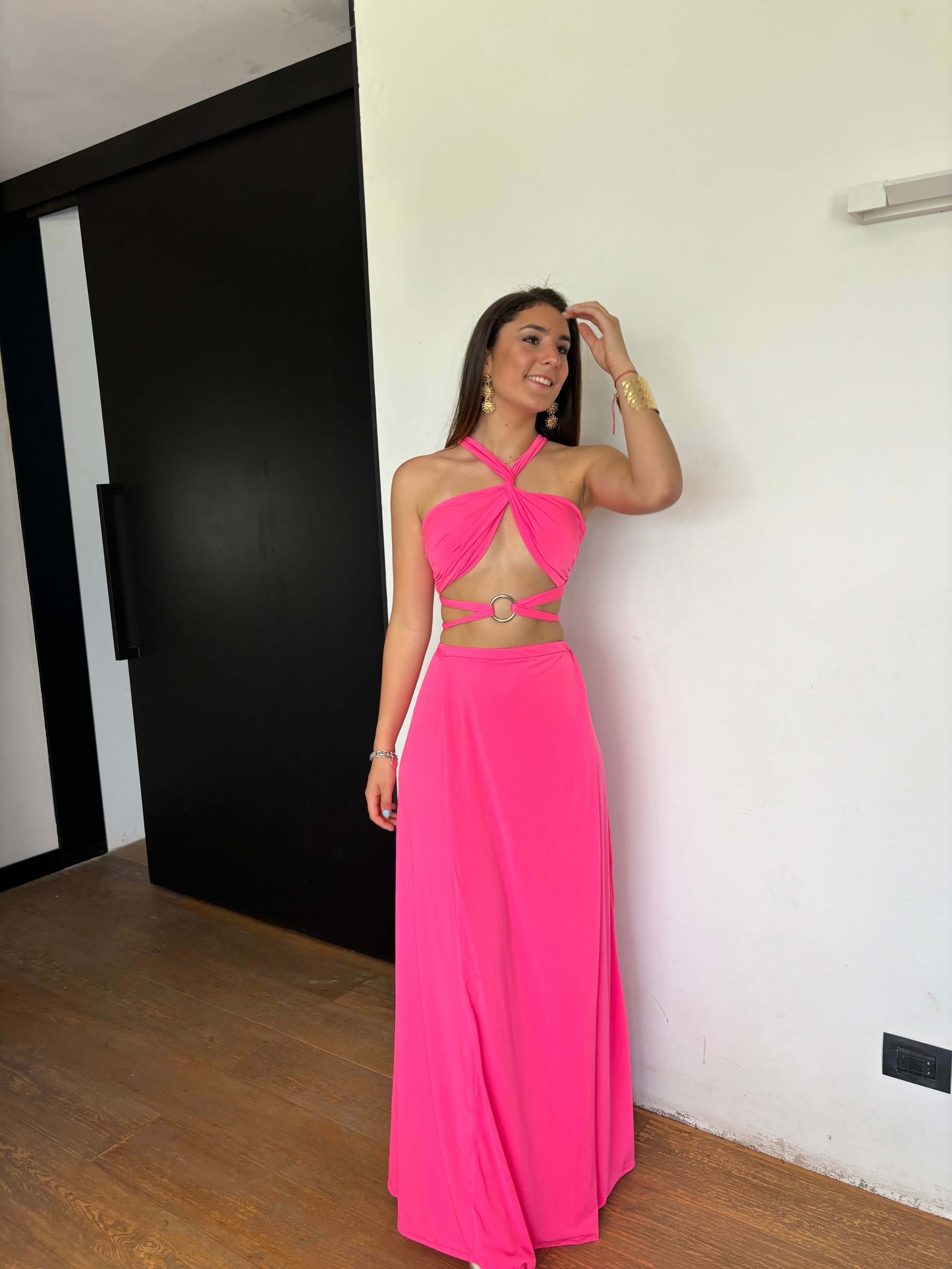 conjunto de fiesta largo rojo para bodas, galas y graduaciones, tajo en la pierda, top ajustable con argolla, tienda en vitacura