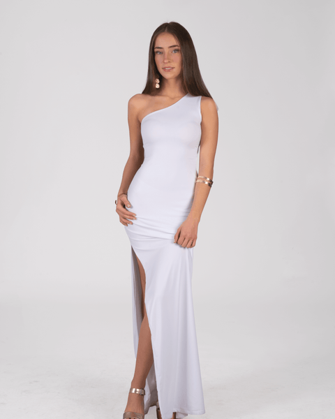 Vestido Gianna blanco elegante con corte sirena, ideal para ceremonias de matrimonio civil y bodas en la playa, envío a todo Chile.