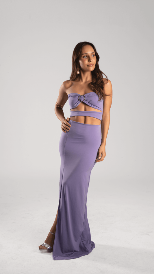 Strapless mermaid party dress in lilac, featuring a thigh-high slit for a bold look.